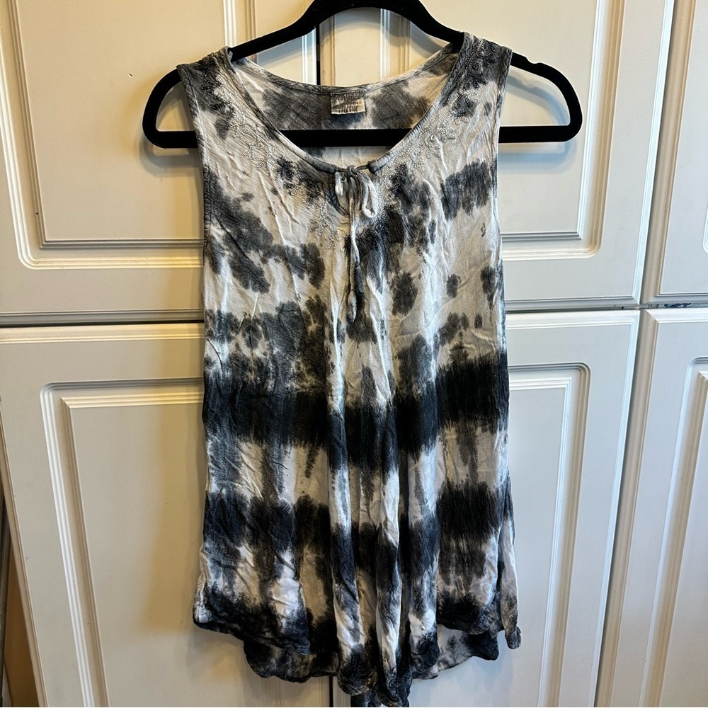 Advance Apparels Black & White Tie-Dye Scoop Neck Sleeveless Top, free size